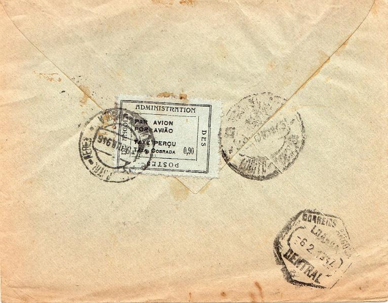 1405 v.jpg -     Lote:    1405 (verso)                   Descrição:         1945 - Sobretaxa do correio aéreo. Legenda "Taxe Perçue / Taxa Cobrada". CE SCA2, 0,90(A) preto s/ azul em sobrescrito circulado de Luanda (09.06.46) para o Lobito + selo Ceres CE235. Marcas administrativas batidas a preto "DEVOLVIDO AO REMETTENTE / RETOUR" e " NÃO RECLAMADO / PAS RECLAMÉ".        Carta       Valor Base:     &euro; 15,00     Valor Venda:     &euro;      